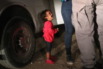 Ein weinendes Mädchen an der US-Grenze: Dieses Foto wurde zu einem Symbolbild für Donald Trumps Einwanderungspolitik.