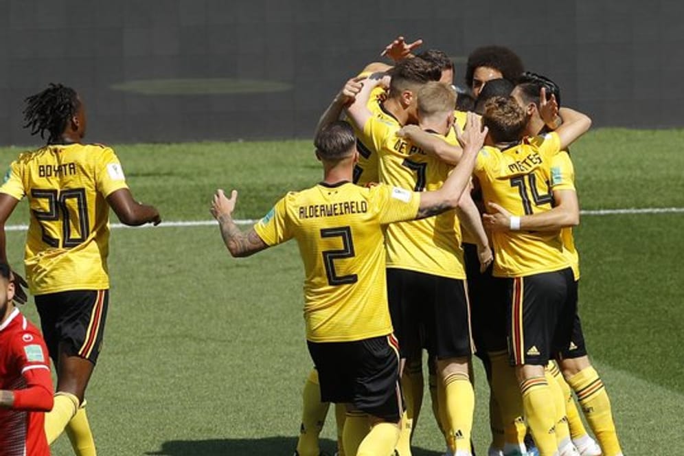 Belgiens Spieler feiern den 5:2-Kantersieg gegen Tunesien.