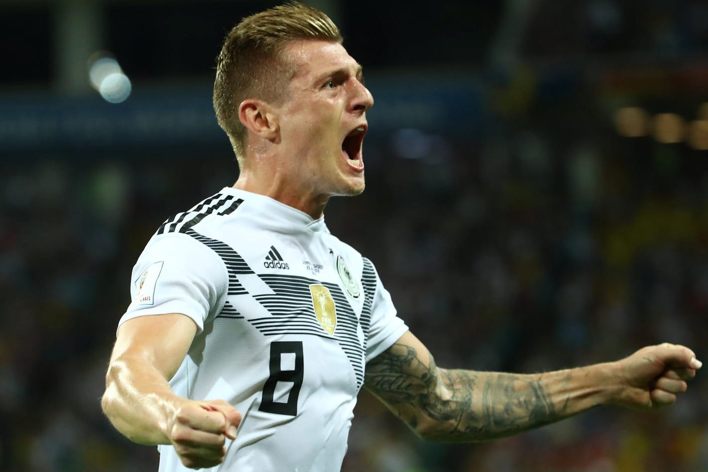 Jubel beim Siegtorschützen: Toni Kroos feiert seinen Treffer.
