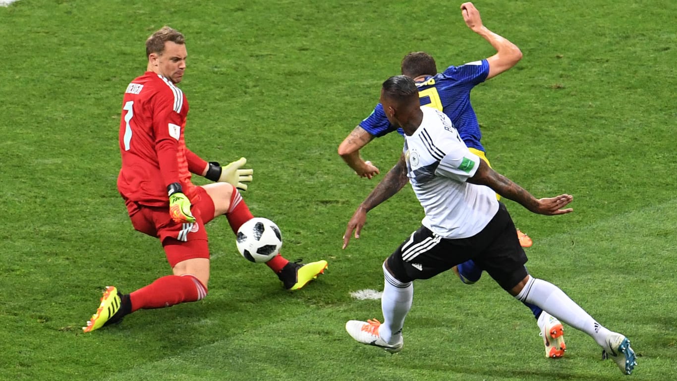 Manuel Neuer (l.) in Aktion: Auf den Torhüter war gegen die Schweden Verlass.