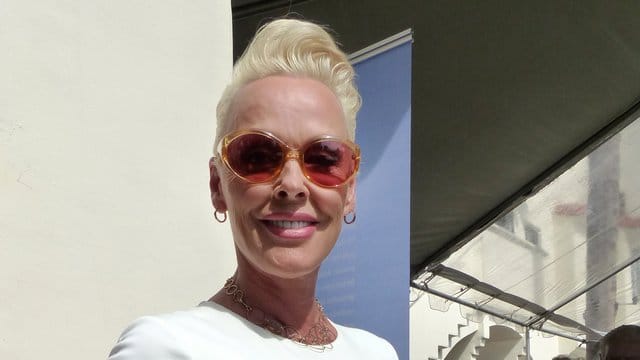 Brigitte Nielsen freut sich über ein Mädchen.