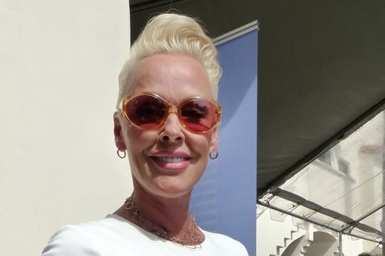 Brigitte Nielsen freut sich über ein Mädchen.