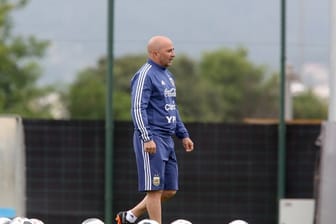 Argentiniens Trainer Jorge Sampaoli steht nach den ersten beiden Gruppenspielen unter starker Kritik.