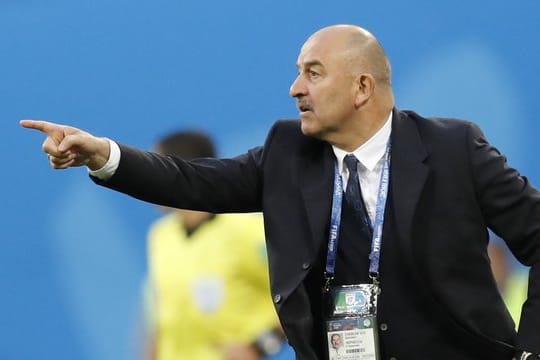 Russlands Trainer Stanislaw Tschertschessow will vor dem letzten Gruppenspiel keine unnötigen Wechsel vornehmen.