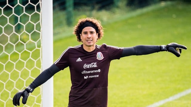 Mexikos Torwart Guillermo Ochoa möchte als Gruppenerster ins Achtelfinale einziehen. Mexikos Torwart Guillermo Ochoa möchte als Gruppenerster ins Achtelfinale einziehen.
