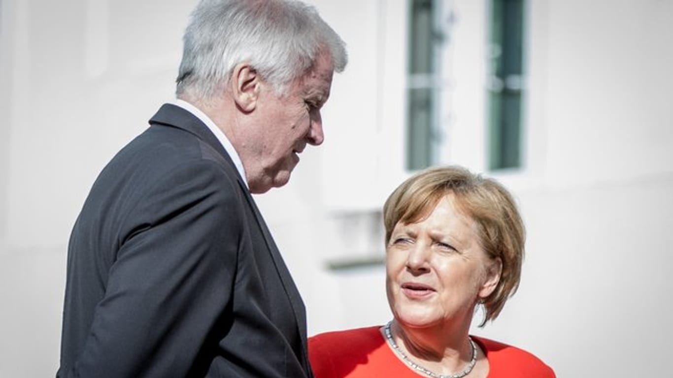 Merkel und Seehofer: Zwischen CDU und CSU läuft in der Asylfrage ein offener Machtkampf.