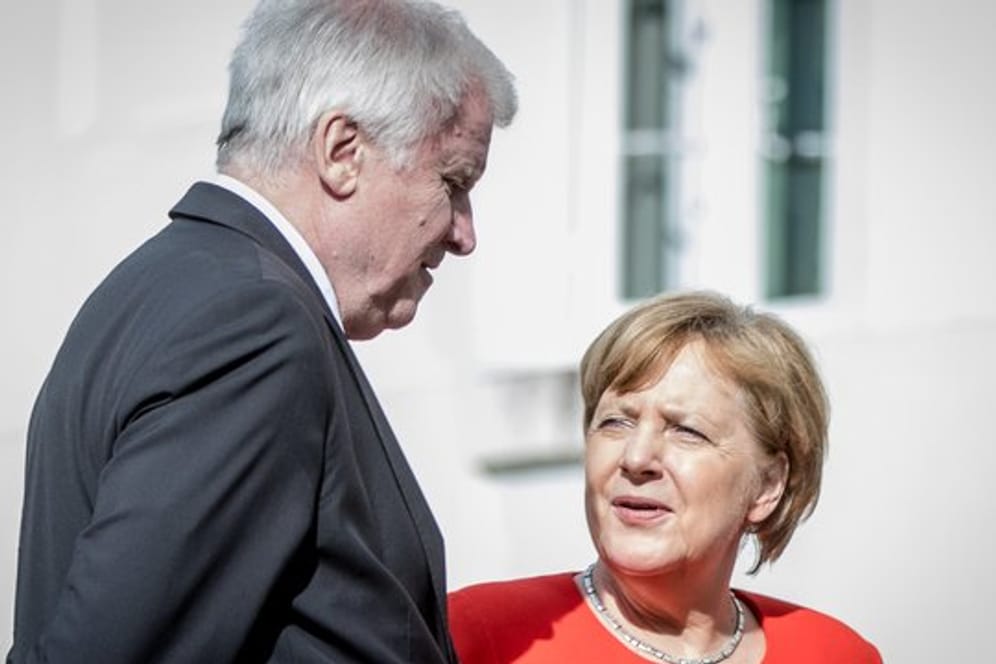 Merkel und Seehofer: Zwischen CDU und CSU läuft in der Asylfrage ein offener Machtkampf.