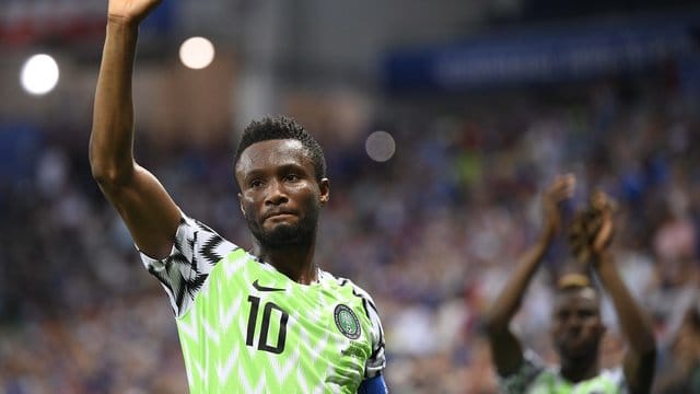 Nigerias Kapitän John Obi Mikel will trotz eines Handbruches gegen Argentinien auflaufen.