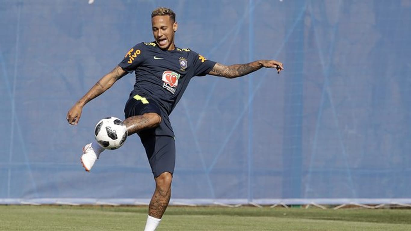 Die Serben wollen vor allem Brasiliens Topstar Neymar stoppen.