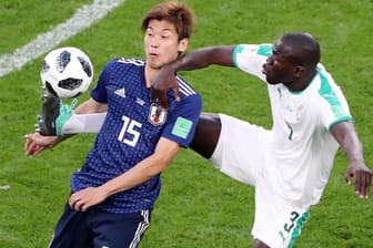 Yuya Osako (l.) im Duell mit Kalidou Koulibaly: Japan und Senegal lieferten ein Duell auf Augenhöhe.