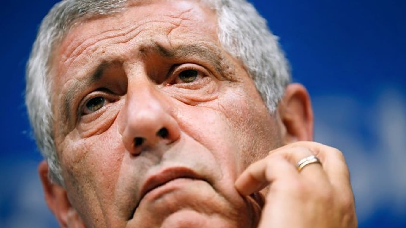 Portugals Trainer Fernando Santos warnt davor die Iraner zu unterschätzen.