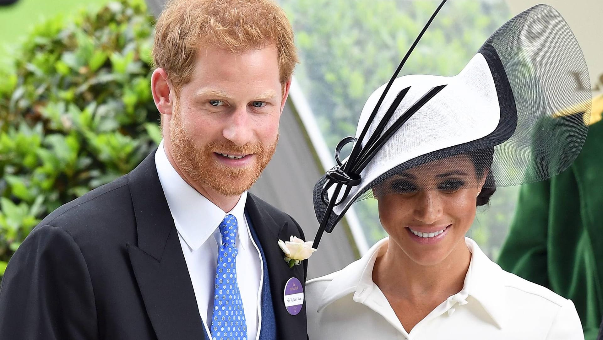 Alleine unterwegs: In Ascot zeigten sich Prinz Harry und Herzogin Meghan noch gemeinsam – jetzt reiste er alleine nach Afrika.