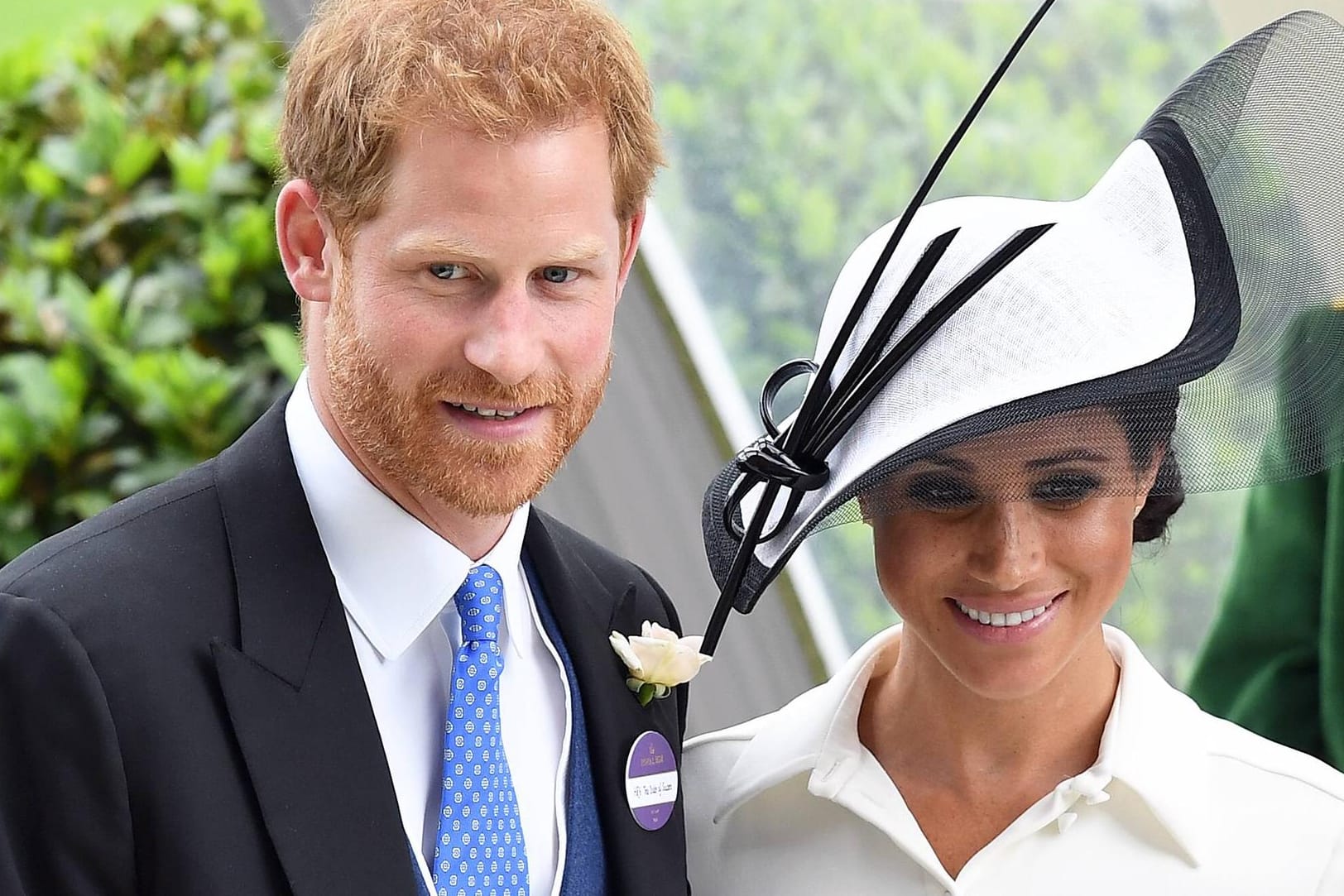 Alleine unterwegs: In Ascot zeigten sich Prinz Harry und Herzogin Meghan noch gemeinsam – jetzt reiste er alleine nach Afrika.