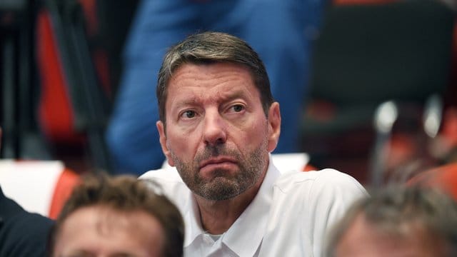 Adidas-Chef Kasper Rorsted sieht die Übervermarktung des Fußballs durchaus kritisch. Adidas-Chef Kasper Rorsted sieht die Übervermarktung des Fußballs durchaus kritisch.
