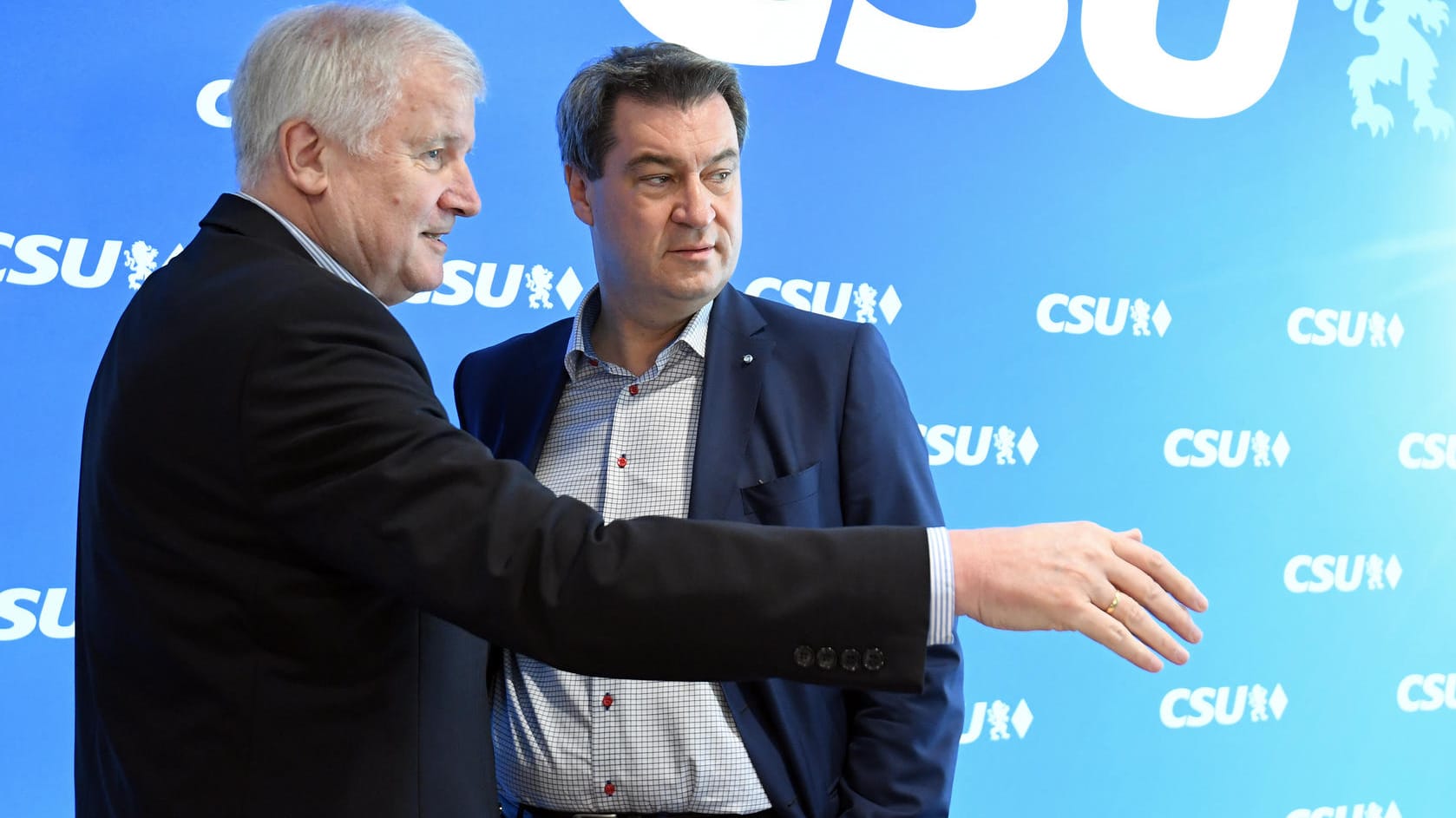 Horst Seehofer (links) und Markus Söder: Eine neue Umfrage stellt den beiden ein schlechtes Zeugnis aus.