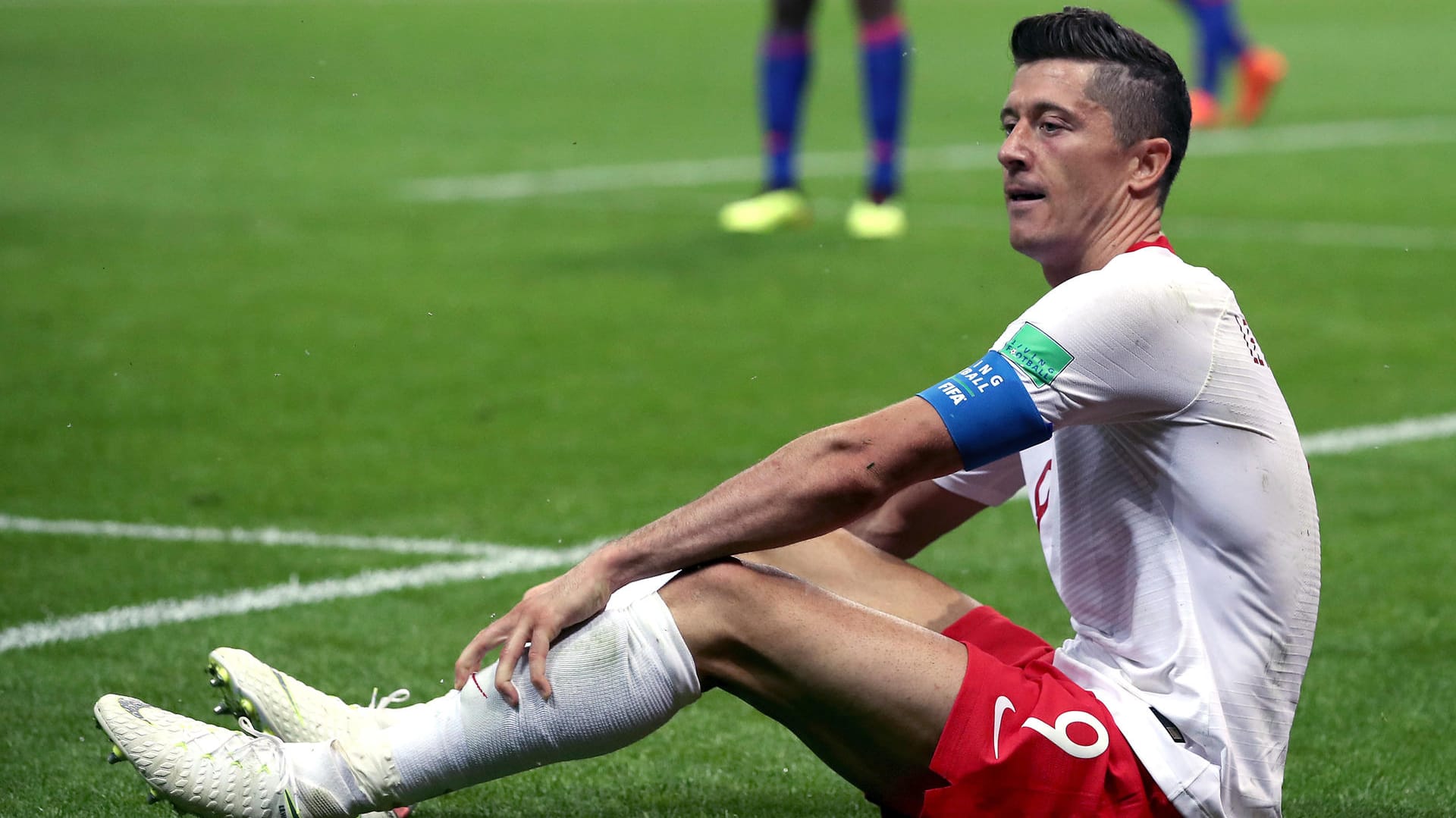 Völlig abgetaucht gegen Kolumbien: Robert Lewandowski, der die Schuld für das Ausscheiden aber lieber bei seinen Teamkollegen suchte.