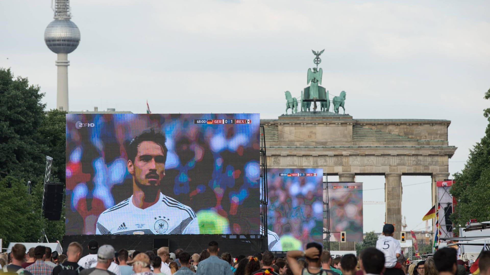 Die WM 2018 im Fernsehen: Es werden weiter alle Spiele im öffentlich-rechtlichen TV gezeigt. Die WM 2018 im Fernsehen: Es werden weiter alle Spiele im öffentlich-rechtlichen TV gezeigt.