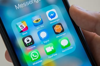 Verschiedene Messenger-Apps auf einem Smartphone: Justizministerin Katarina Barley möchte, dass WhatsApp-Nutzer auch mit Nutzern anderer Messenger-Dienste kommunizieren können.