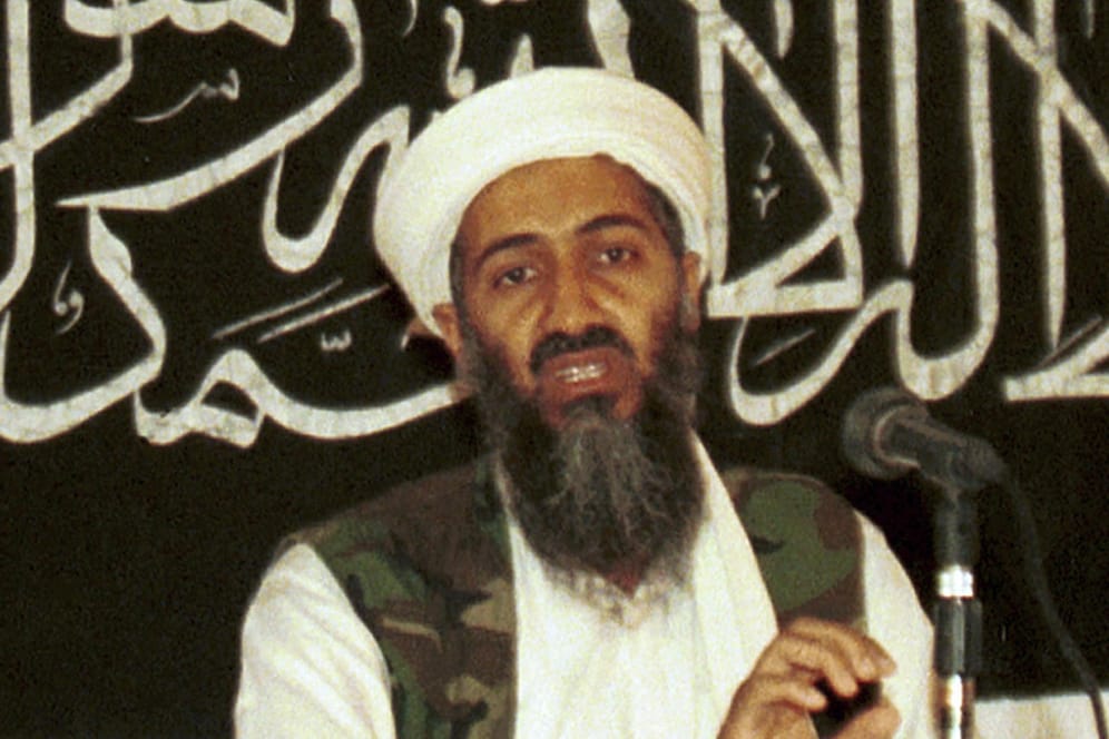 Osama bin Laden, 1998 in Khost in Afghanistan: Sami A. diente dem Al-Qaida-Chef als Leibwächter.