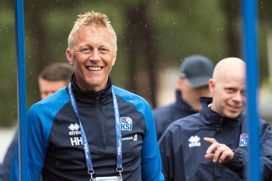 Islands-Trainer Heimir Hallgrímsson glaubt noch an ein Weiterkommen seines Teams.