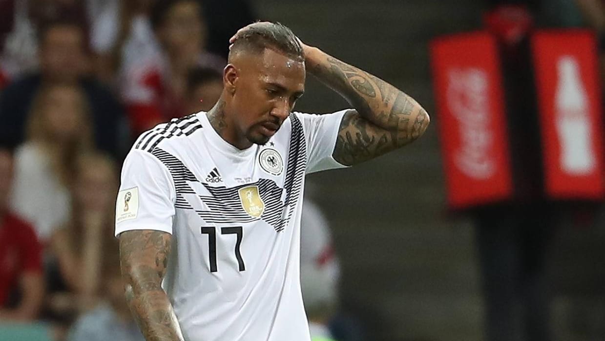 Jerome Boateng: Nach seiner gelb-roten Karten im Spiel gegen die Schweden wird er im britischen TV hart kritisiert.