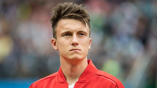 Alexander Golowin wird zunächst gegen Uruguay auf der Bank sitzen. Alexander Golowin wird zunächst gegen Uruguay auf der Bank sitzen.