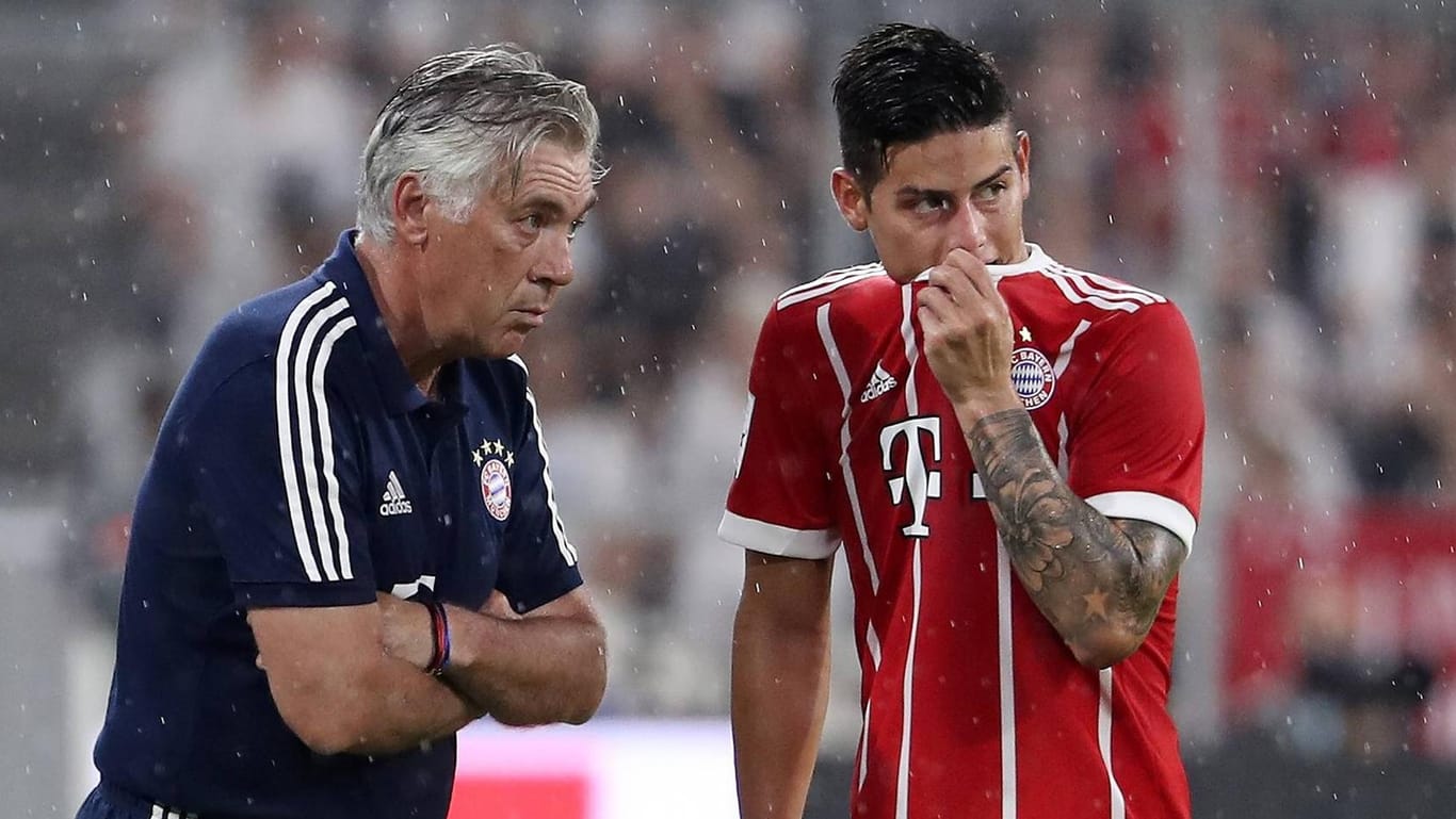 Carlo Ancelotti (l.) war ein Grund dafür, dass James Rodriguez zum FC Bayern wechselte.