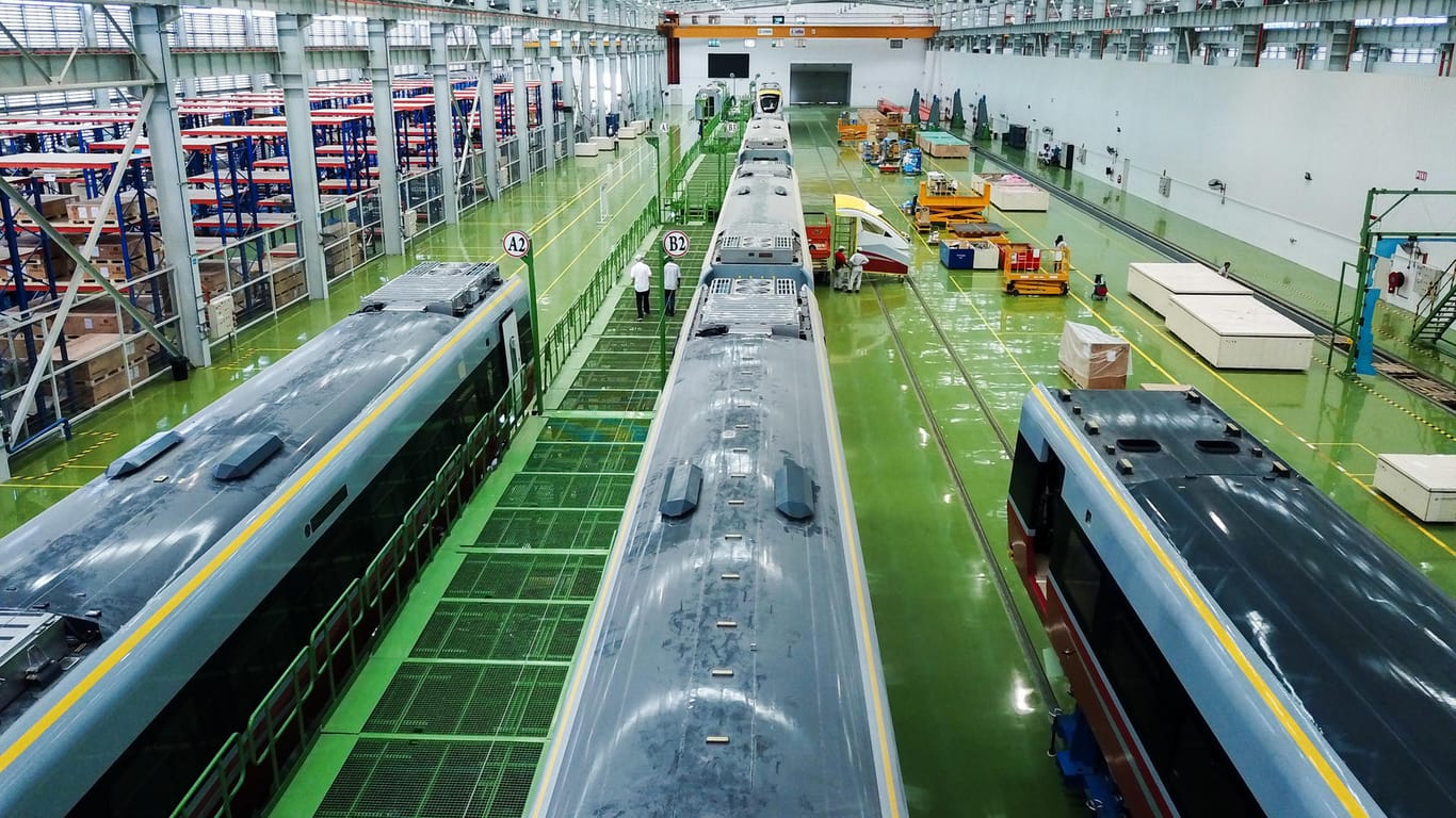 Eine Fabrikhalle des Bahnbaukonzerns CRRC: In China hat das Unternehmen keine ernsthafte Konkurrenz. (Archivbild)