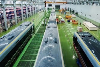 Eine Fabrikhalle des Bahnbaukonzerns CRRC: In China hat das Unternehmen keine ernsthafte Konkurrenz. (Archivbild)