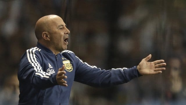 Argentiniens Nationaltrainer Jorge Sampaoli beklagt sich über die zum Teil harte Kritik in den letzten Tagen.