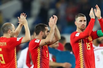 Mit Glück ins Achtelfinale: Spaniens Spieler nach dem 2:2 gegen den Iran.