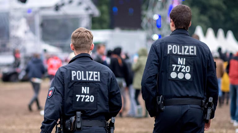 Viel zu tun: Die Polizei war auf dem Festival oft gefragt.
