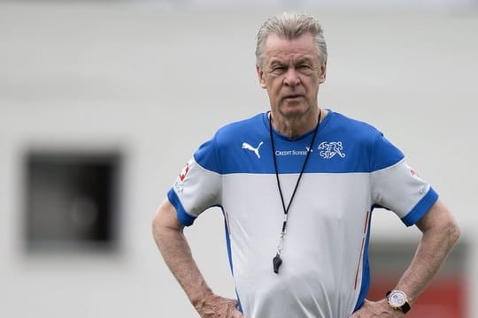 Der Ex-Nati-Coach Ottmar Hitzfeld fordert Konzentration auf Fußball.