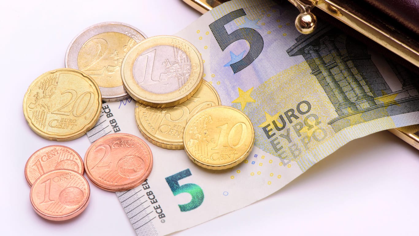 Gesetzlicher Mindestlohn: Ab Januar 2019 wird der gesetzliche Mindestlohn in Deutschland von 8,84 Euro pro Stunde zunächst auf 9,19 Euro und 2020 auf 9,35 Euro erhöht.