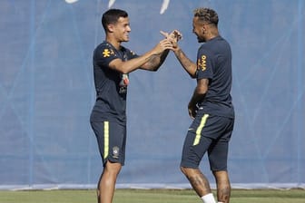 Seleção-Stars unter sich: Neymar (r) und Philippe Coutinho.