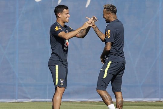 Seleção-Stars unter sich: Neymar (r) und Philippe Coutinho.