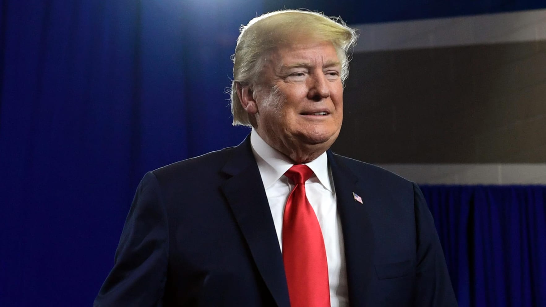 Donald Trump: Die Einreisesperre für Menschen aus mehreren muslimischen Staaten darf bestehen bleiben. Donald Trump: Die Einreisesperre für Menschen aus mehreren muslimischen Staaten darf bestehen bleiben.