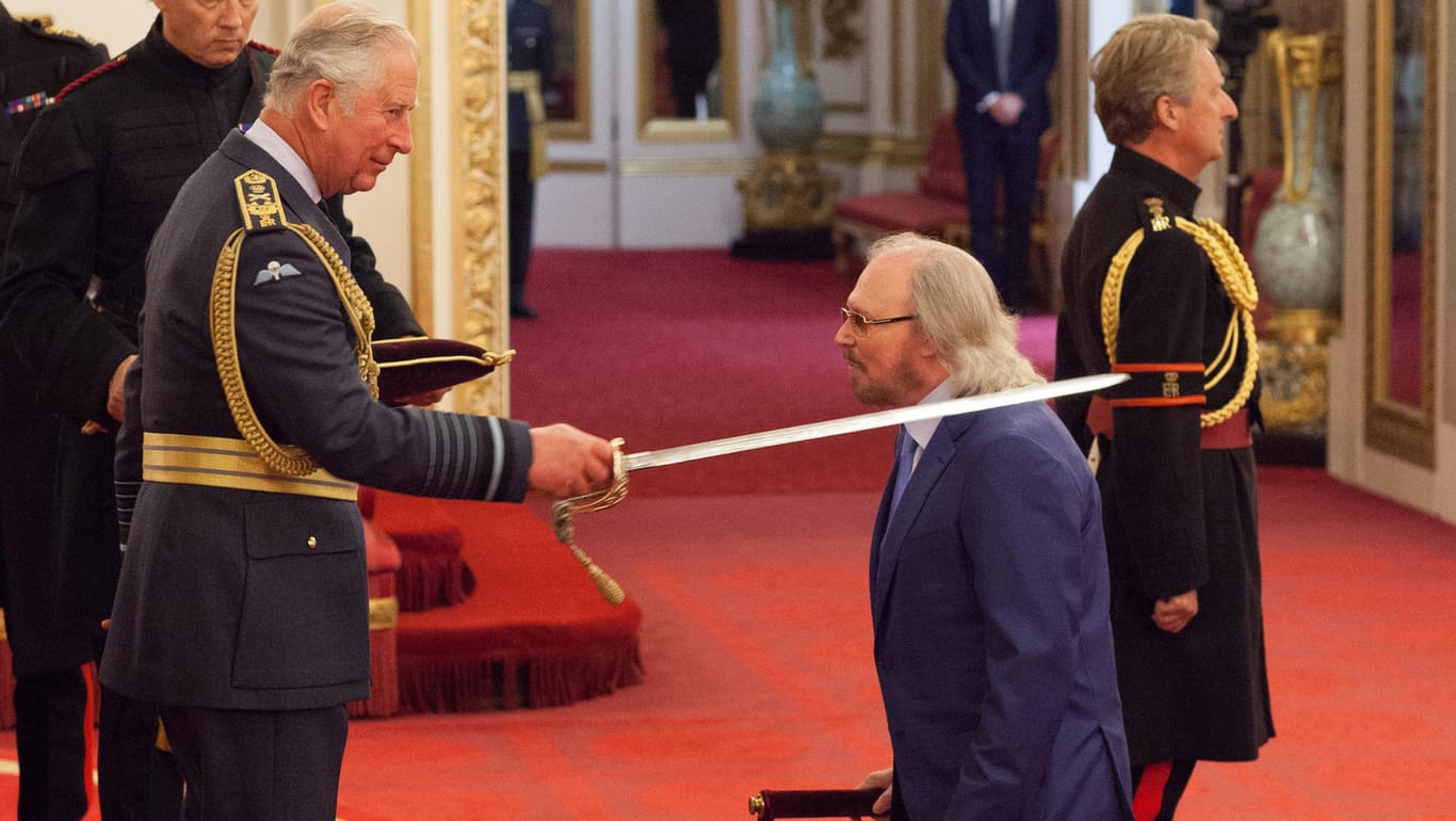 Prinz Charles ehrt Gibb: Der ehemalige Bee Gee wurde zum Ritter geschlagen.
