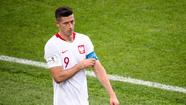 Das WM-Aus ist für Robert Lewandowski und die polnische Nationalmannschaft bereits besiegelt. Das WM-Aus ist für Robert Lewandowski und die polnische Nationalmannschaft bereits besiegelt.