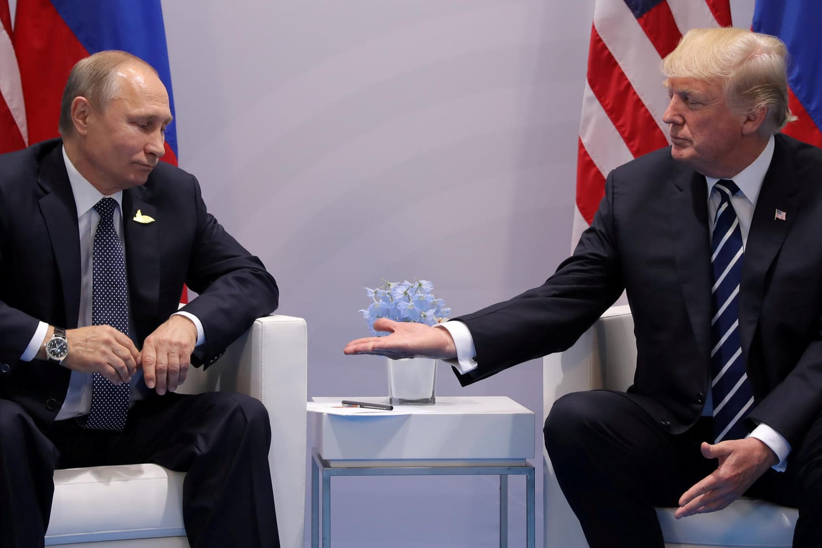 Wladimir Putin, Donald Trump bei G20-Gipfel in Hamburg im Juli 2017: Bald könnte es das erste Gipfeltreffen geben.