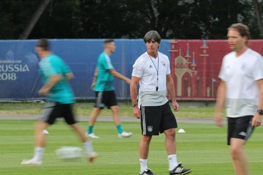 Joachim Löw will sich nicht auf Rechenspiele einlassen.