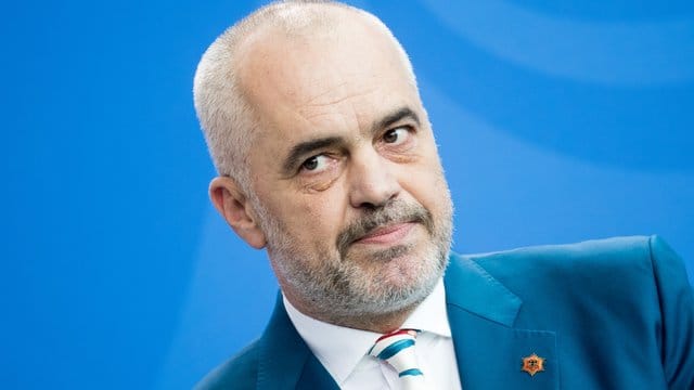Albaniens Ministerpräsident Edi Rama: "Wir werden niemals solche EU-Flüchtlingslager akzeptieren. Albaniens Ministerpräsident Edi Rama: "Wir werden niemals solche EU-Flüchtlingslager akzeptieren.