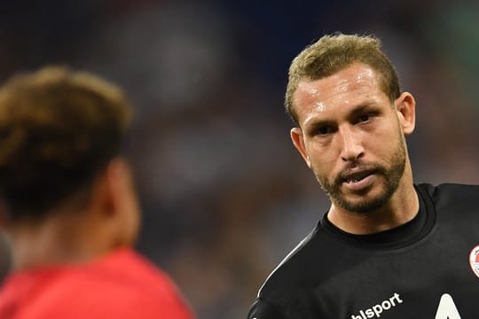 Auch Tunesiens Torwart Farouk Ben Mustapha fällt aus.