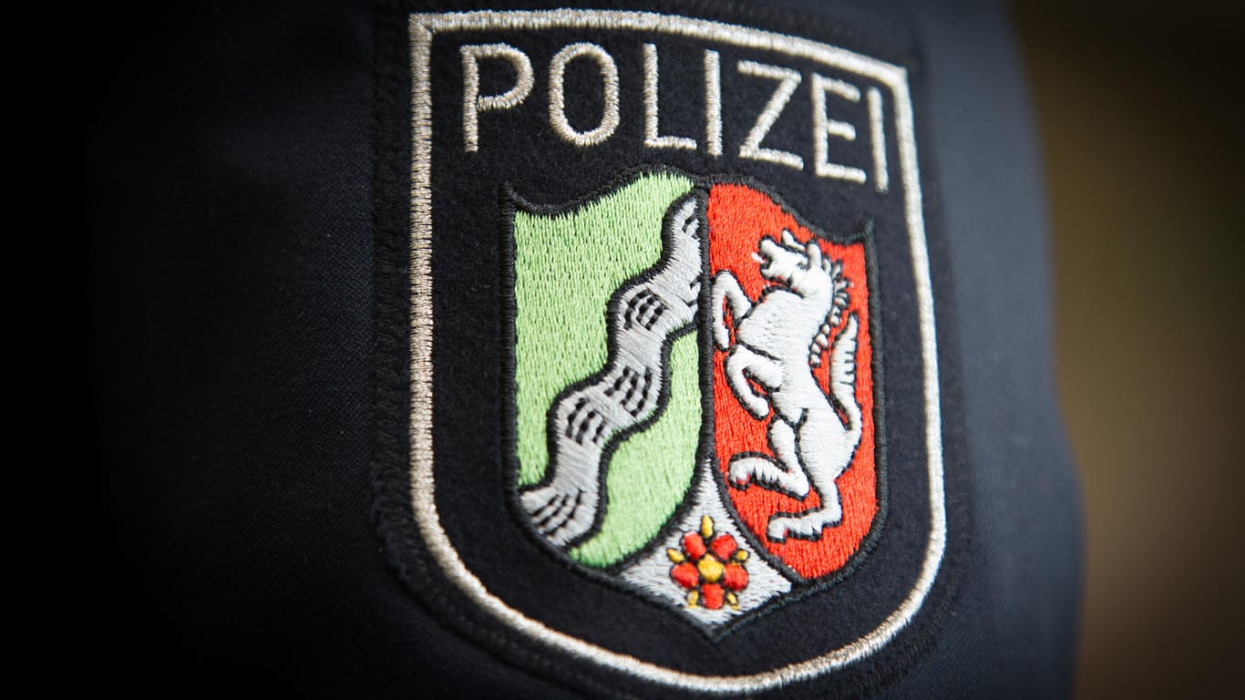 Nordrhein-westfälische Polizei: Bei einem Verdächtigen wurden etliche Chemikalien sichergestellt. (Symbolbild)