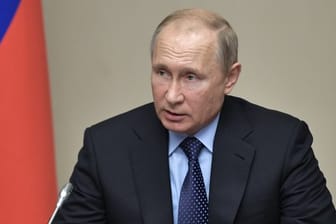 Wladimir Putin hat Berichten zufolge rund zwölf Milliarden Euro für die WM in die Hand genommen.