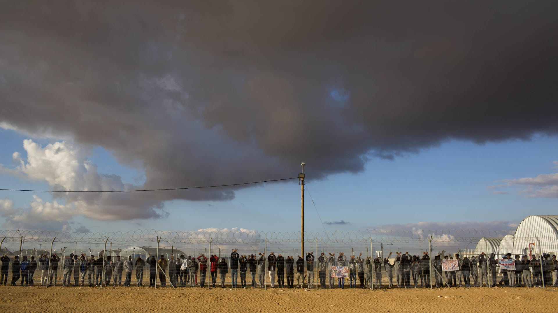 Sammelzentrum Holot in Israel: Flüchtlinge können in dem Lager bis zu zwölf Monate festgehalten werden.