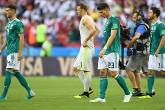 Am Boden zerstört: Die deutschen Spieler nach dem 0:2 gegen Südkorea.