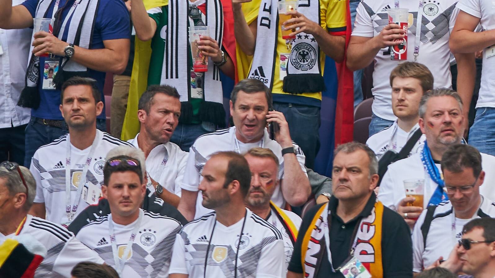 Lothar Matthäus feuert die Nationalelf beim Spiel gegen Mexiko an: Nun hat sich der Rekordnationalspieler zum WM-Aus geäußert. Lothar Matthäus feuert die Nationalelf beim Spiel gegen Mexiko an: Nun hat sich der Rekordnationalspieler zum WM-Aus geäußert.
