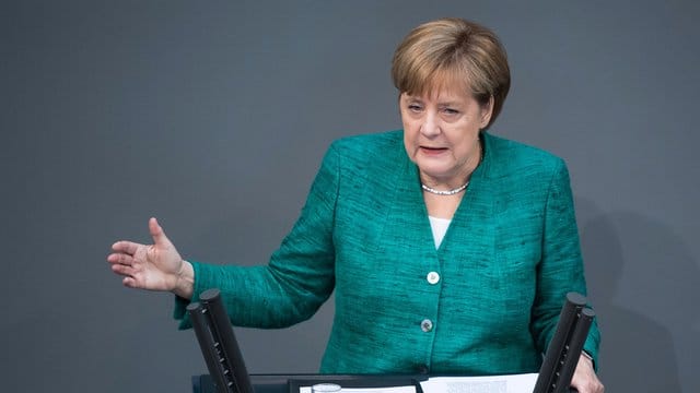 Bundeskanzlerin Merkel während der Regierungserklärung im Bundestag. Bundeskanzlerin Merkel während der Regierungserklärung im Bundestag.