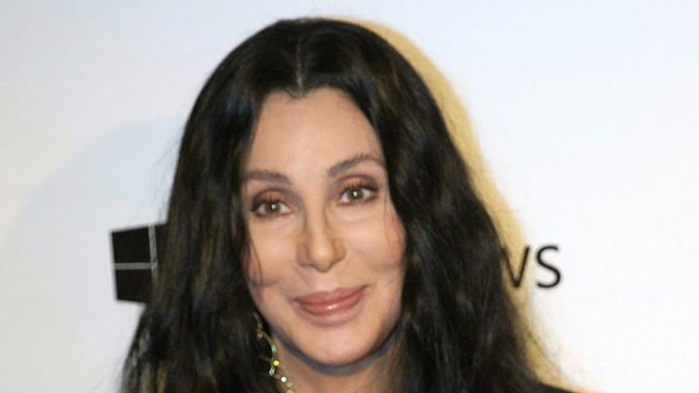 Cher hat momentan keinen festen Freund.